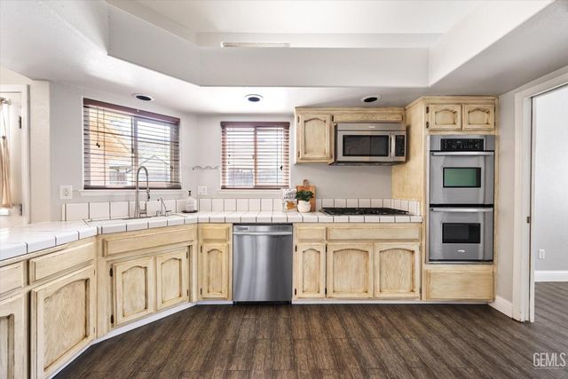 805 Arroyo Seco Drive, Bakersfield, CA 93314