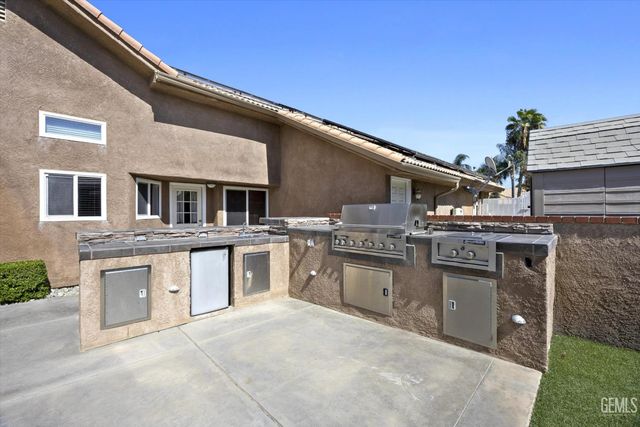 805 Arroyo Seco Drive, Bakersfield, CA 93314
