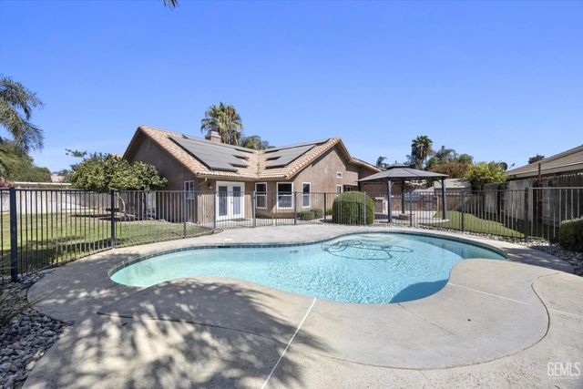 805 Arroyo Seco Drive, Bakersfield, CA 93314