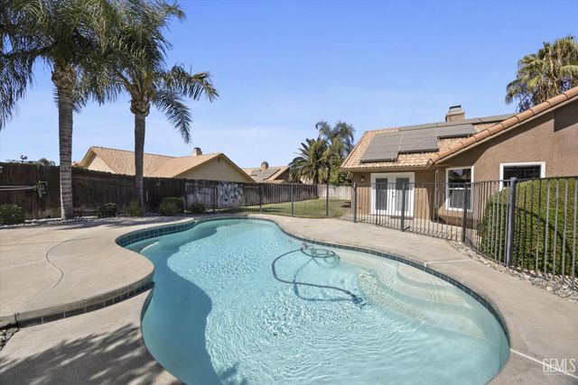 805 Arroyo Seco Drive, Bakersfield, CA 93314