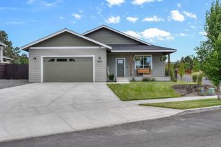 4660 SW Salmon Avenue, Redmond, OR 97756