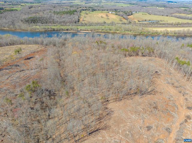 159 WARREN FERRY RD, Scottsville, VA 24590