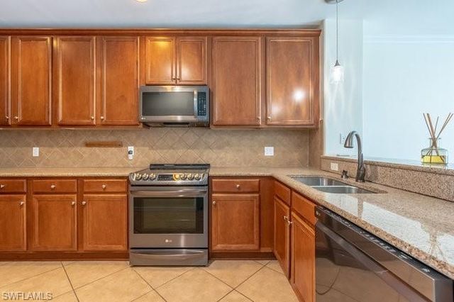 8232 Josefa WAY, Naples, FL 34114