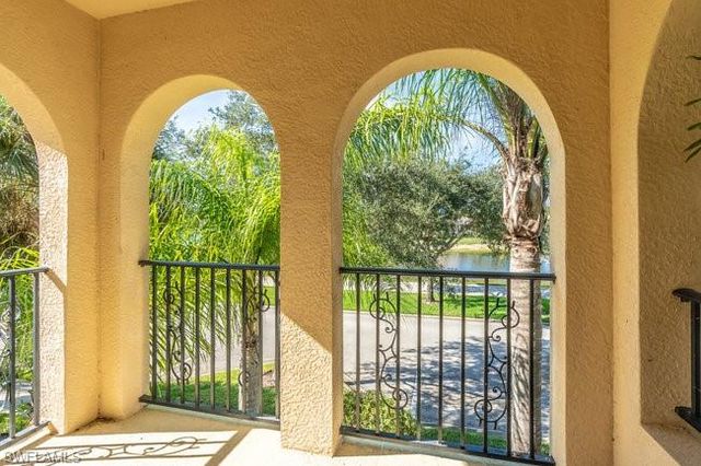 8232 Josefa WAY, Naples, FL 34114