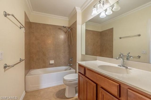 8232 Josefa WAY, Naples, FL 34114