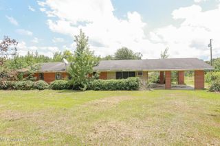 7825 Old Hillsboro Road, Forest, MS 39074