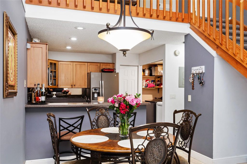 7108 Sportsmans Dr 7108, North Lauderdale, FL 33068