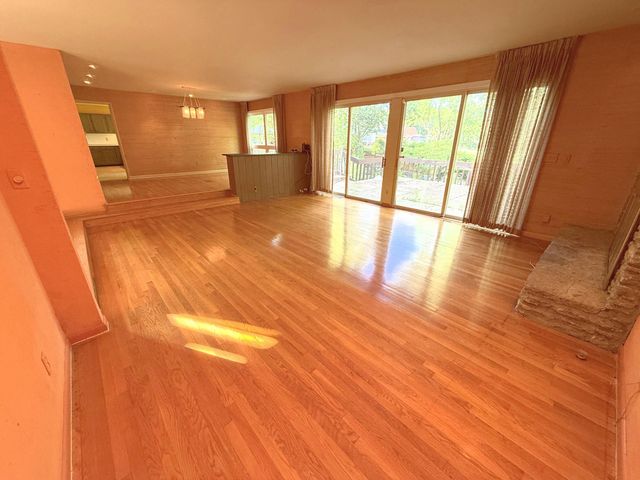 2049 Lakeside Drive, Lexington, KY 40502