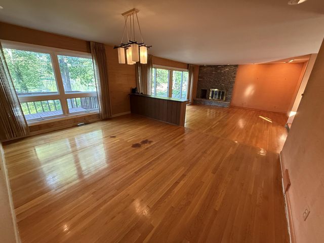 2049 Lakeside Drive, Lexington, KY 40502