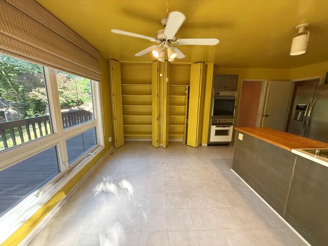 2049 Lakeside Drive, Lexington, KY 40502