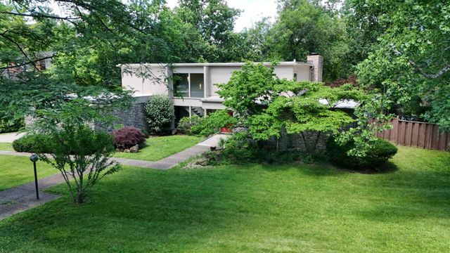 2049 Lakeside Drive, Lexington, KY 40502