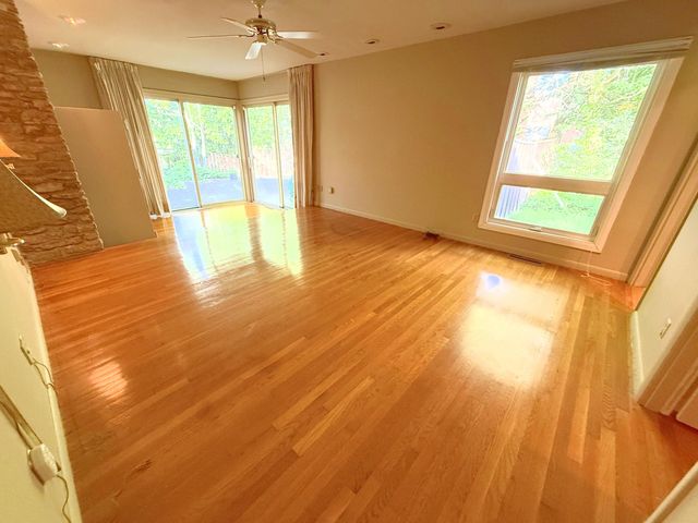 2049 Lakeside Drive, Lexington, KY 40502