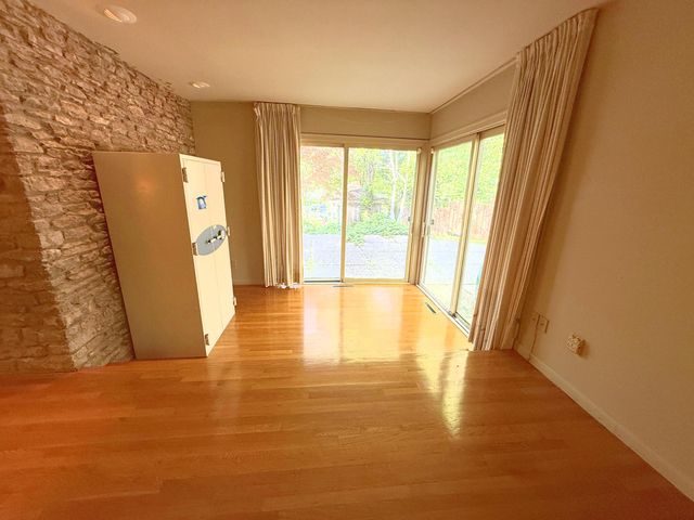 2049 Lakeside Drive, Lexington, KY 40502