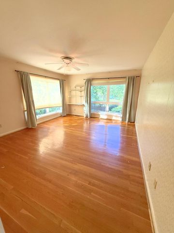2049 Lakeside Drive, Lexington, KY 40502