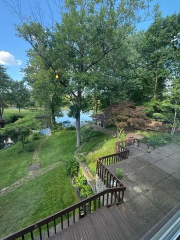 2049 Lakeside Drive, Lexington, KY 40502