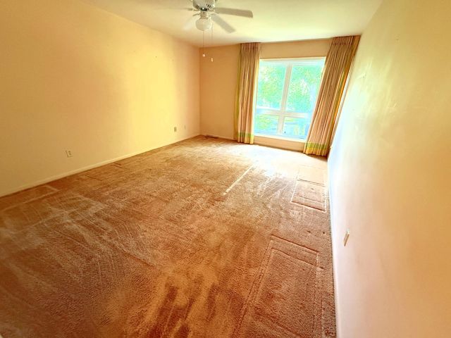 2049 Lakeside Drive, Lexington, KY 40502