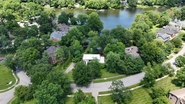 2049 Lakeside Drive, Lexington, KY 40502