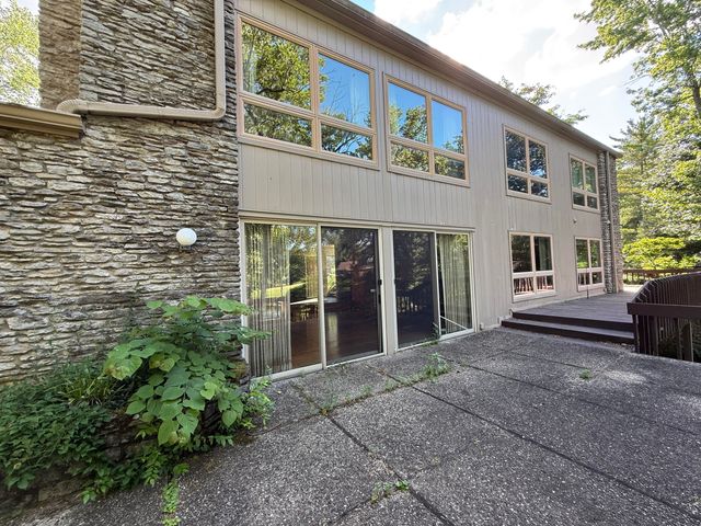 2049 Lakeside Drive, Lexington, KY 40502