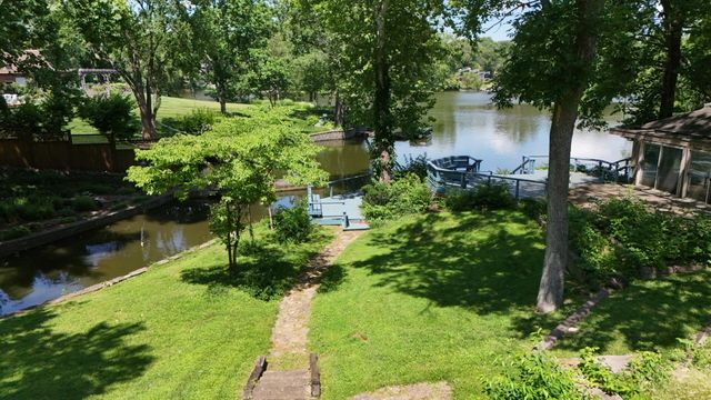 2049 Lakeside Drive, Lexington, KY 40502