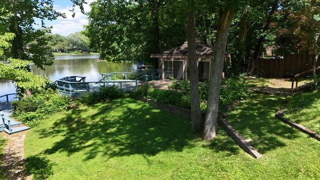 2049 Lakeside Drive, Lexington, KY 40502