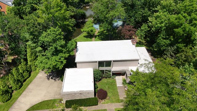 2049 Lakeside Drive, Lexington, KY 40502