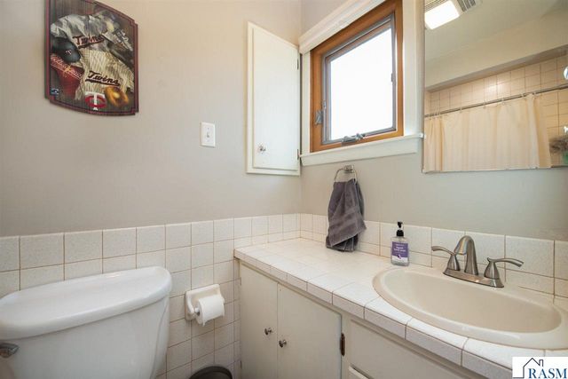 232 W Skyline Court, Mankato, MN 56001