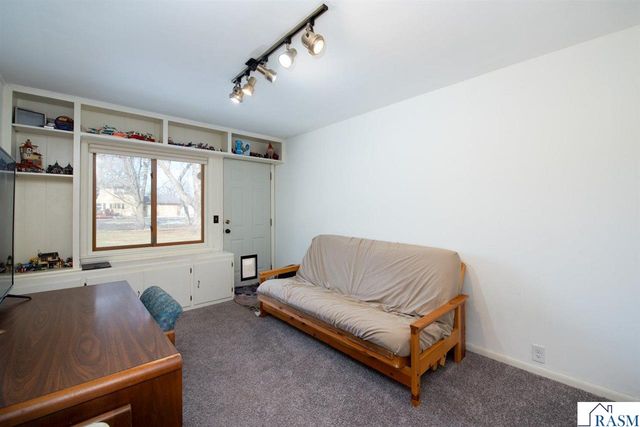 232 W Skyline Court, Mankato, MN 56001