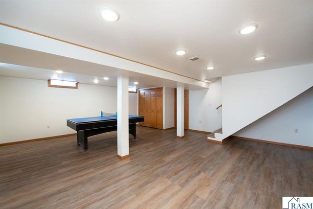 232 W Skyline Court, Mankato, MN 56001