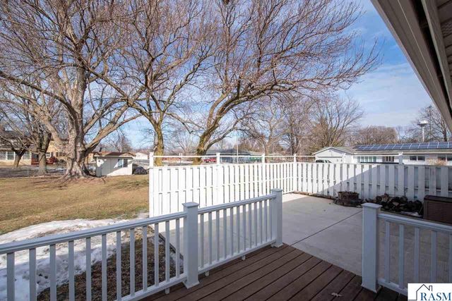 232 W Skyline Court, Mankato, MN 56001