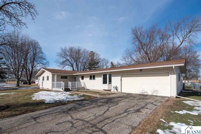 232 W Skyline Court, Mankato, MN 56001