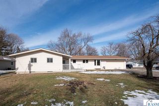 232 W Skyline Court, Mankato, MN 56001