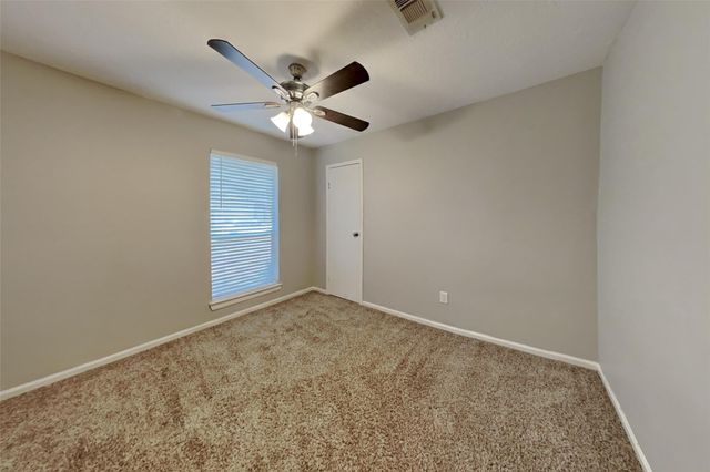 31 S White Pebble Court, Spring, TX 77380