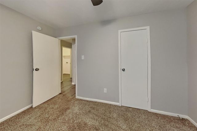 31 S White Pebble Court, Spring, TX 77380
