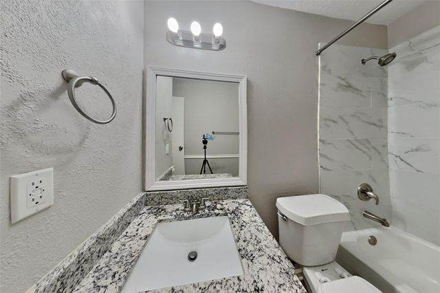 31 S White Pebble Court, Spring, TX 77380