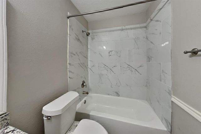 31 S White Pebble Court, Spring, TX 77380