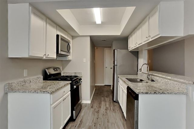 31 S White Pebble Court, Spring, TX 77380
