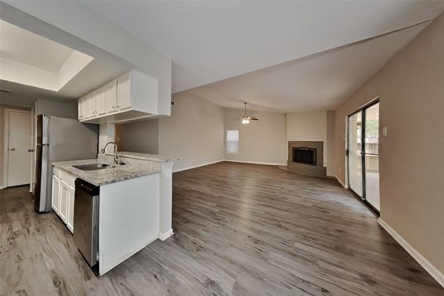 31 S White Pebble Court, Spring, TX 77380