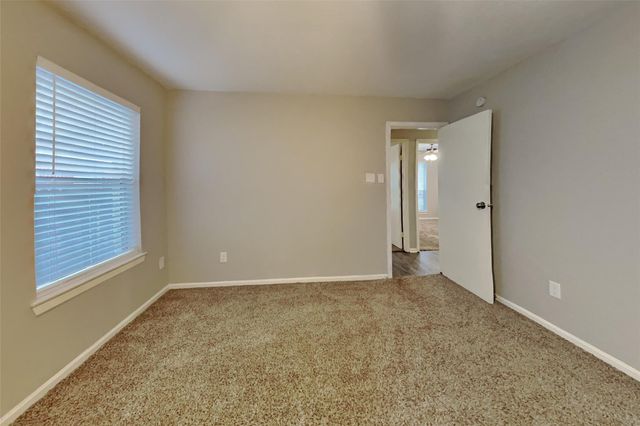 31 S White Pebble Court, Spring, TX 77380