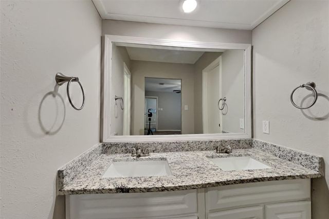 31 S White Pebble Court, Spring, TX 77380