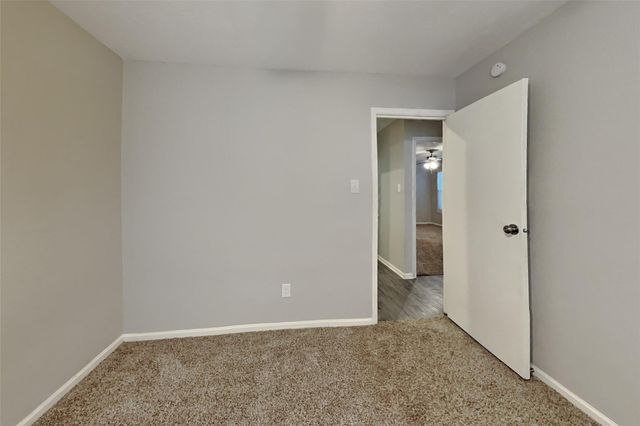 31 S White Pebble Court, Spring, TX 77380