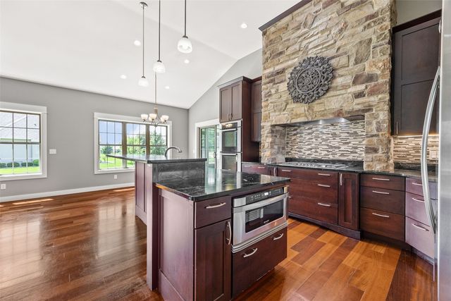 5010 Silver Oak Court, Marion, IA 52302