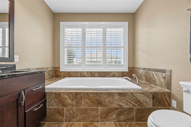 5010 Silver Oak Court, Marion, IA 52302