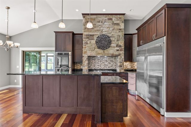 5010 Silver Oak Court, Marion, IA 52302