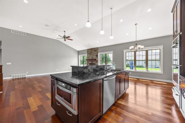 5010 Silver Oak Court, Marion, IA 52302