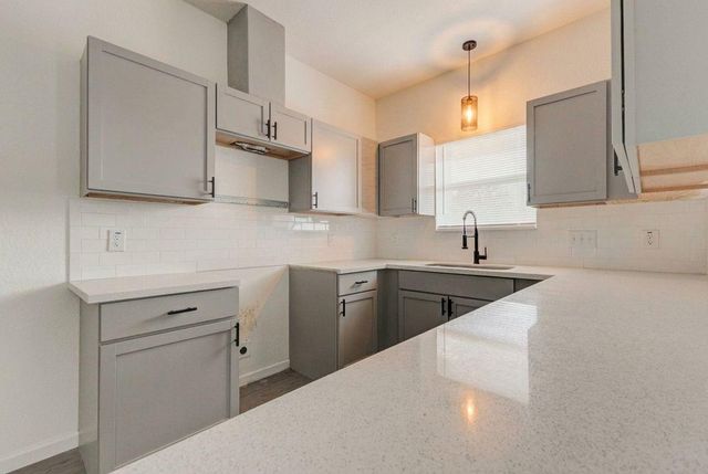 319 N Carolina Street, Houston, TX 77029