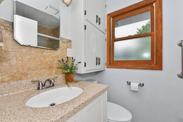 457 W 5th STREET, Oconomowoc, WI 53066