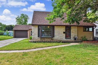 457 W 5th STREET, Oconomowoc, WI 53066
