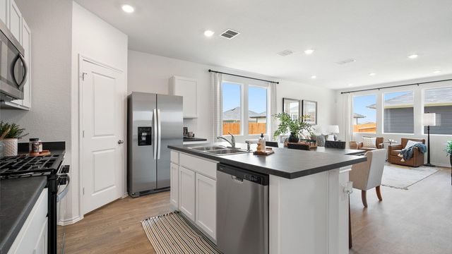 300 SANTO DOMINGO RD, Bastrop, TX 78602