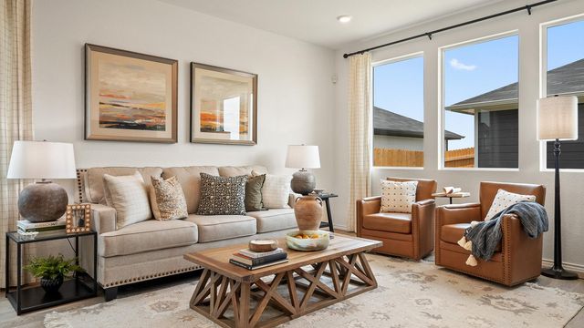 300 SANTO DOMINGO RD, Bastrop, TX 78602