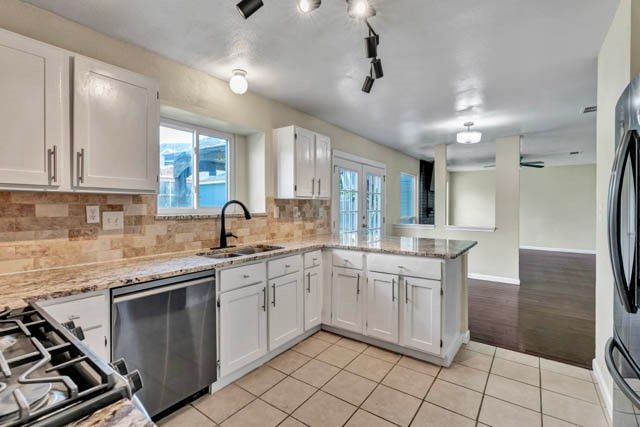 326 Baldwin Street, Grand Prairie, TX 75052